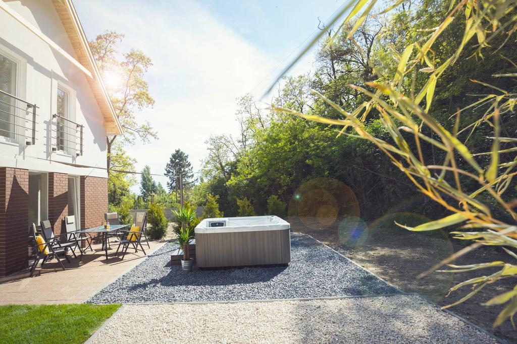 Kenese-Voelgye Villahotel Balatonkenese Exteriör bild