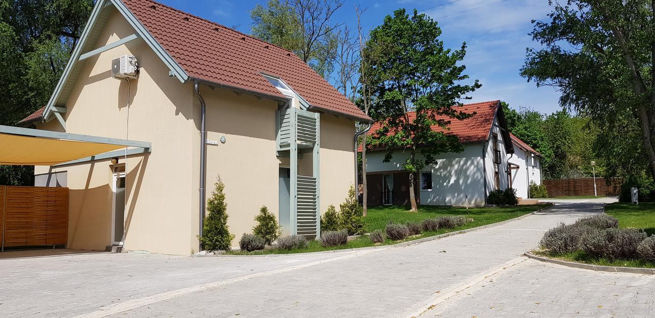 Kenese-Voelgye Villahotel Balatonkenese Exteriör bild